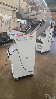 2022 OLIVER 747-N SELECT PRO Bread Slicer | Harvest Equipment and Fabrication Inc (3)