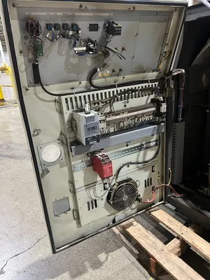 USED 2016 FANUC R-2000IC/210F