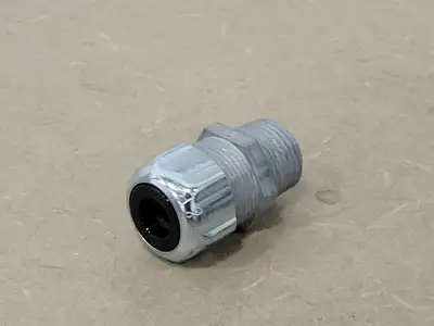 NEW THOMAS & BETTS 2520