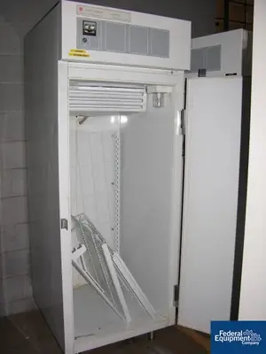 USED Fisher Scientific 23 CU FT FISHER SCIENTIFIC SINGLE-DOOR FREEZER