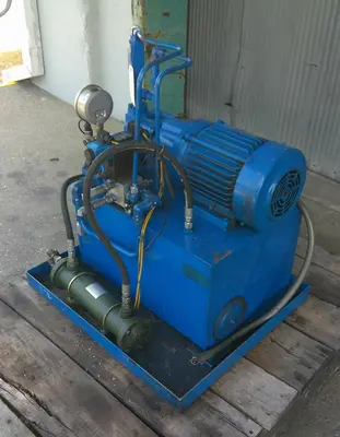 SPC9245  Pump 5 hp AirHydroPower hydraulic power unit, 25 gal reservoir tank