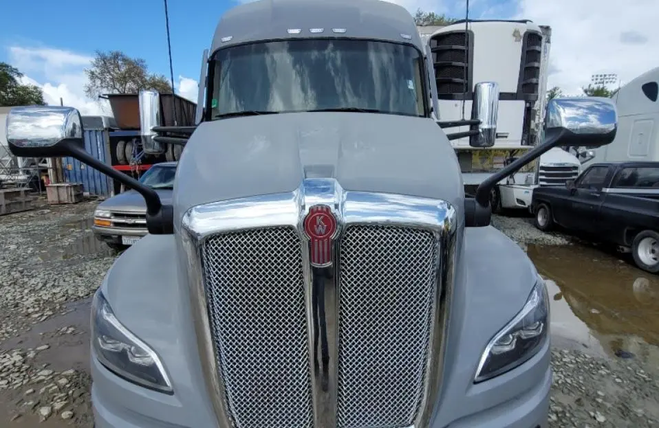 USED 2023 KENWORTH T680