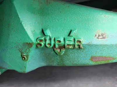 Super V Bucket, Shroud and Teeth Assembly L5570SV59SDX