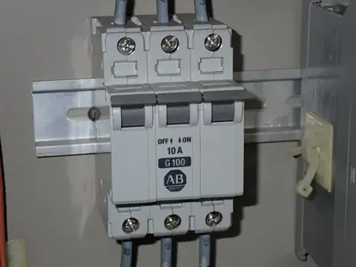 USED 2000 YASKAWA ELECTRIC CORPORATION YASNACXRCUP20