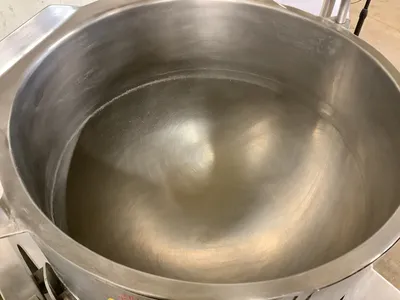 152-0434 Lolo SK-32E 8 Gallon Jacketed Tilting Kettle