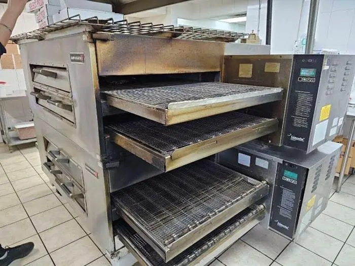 Used LINCOLN FOOD SERVICE PRODUCTS MODEL 3262 Pizza Equipment British Columbia CA | Surrey Food Equipment #432421