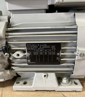 USED Oerlikon Leybold SV40BI