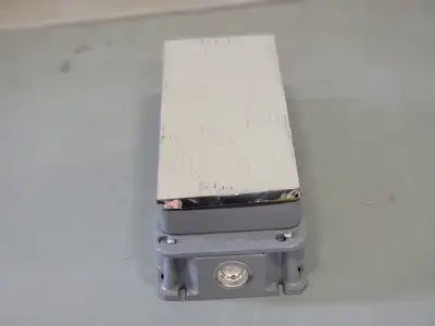 USED HUBBELL B4333