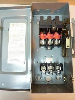 USED SQUARE D H-361
