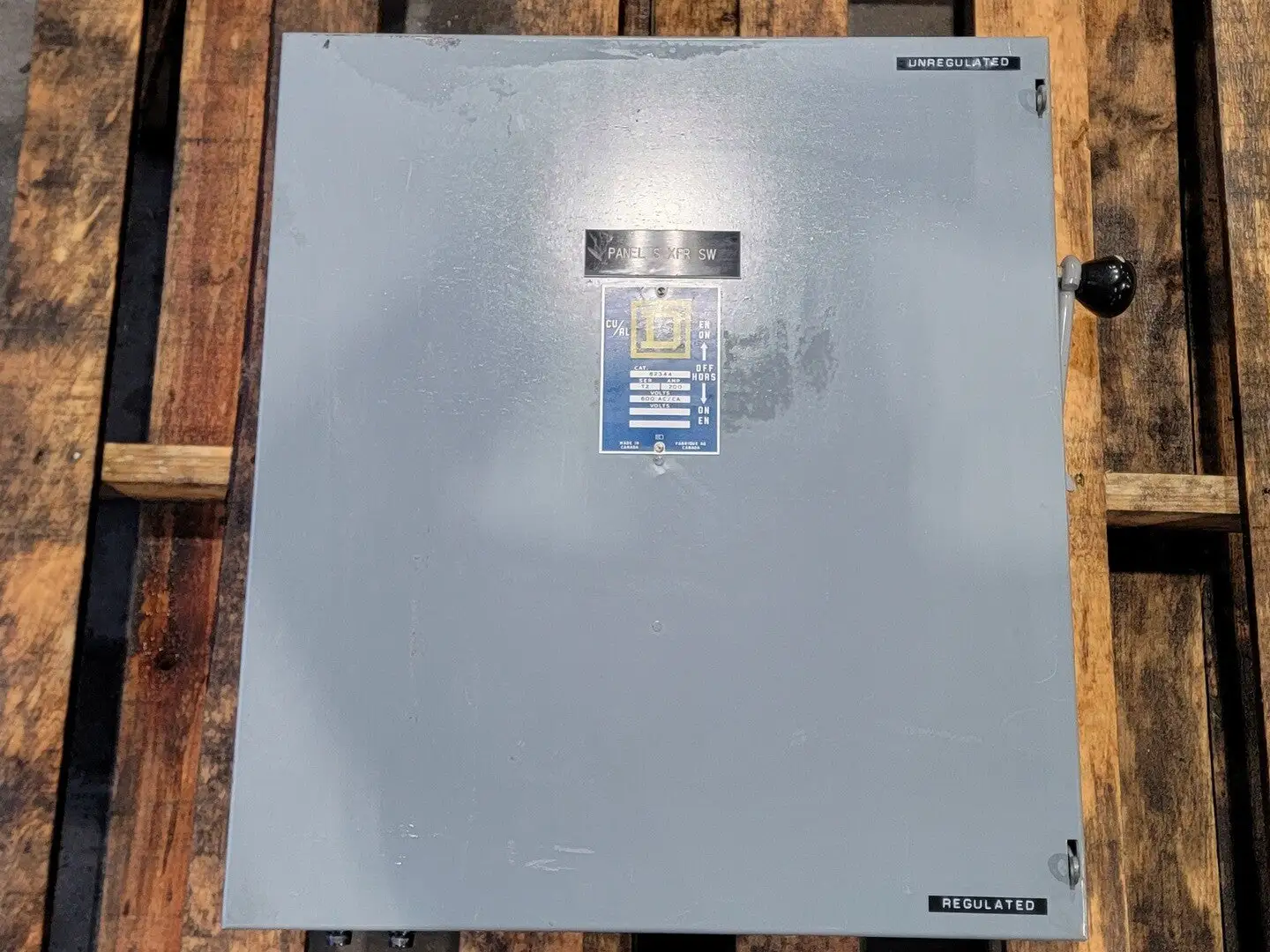 NEW SQUARE D 82344