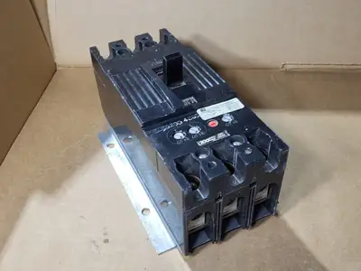 Used FEDERAL PIONEER TYPE CFJ Switchgears British Columbia CA | Lenmark #1438310