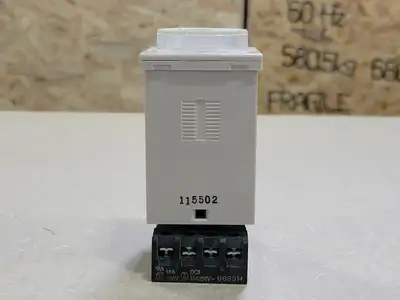 USED OMRON H3CR-H8L