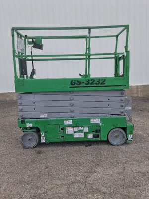 USED 2016 Genie GS-3232