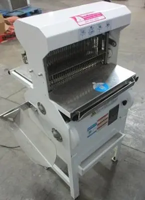 Oliver 777-N Variety Bread Slicer w/ Bagging Scoop