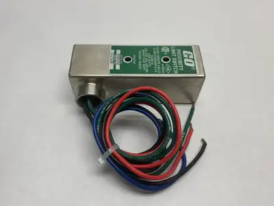 USED GO HEAVY PILOT DUTY PROXIMITY LIMIT SWITCH 1250 WATTS 120, 240, 480,