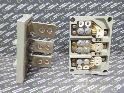 Siemens MBR9302 Mounting Block Base for PD/RD Frame Breakers 1600-2000A TWO Used