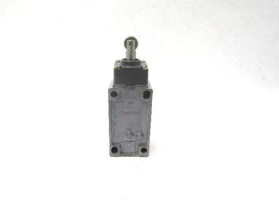 USED OMRON D4B-2171N