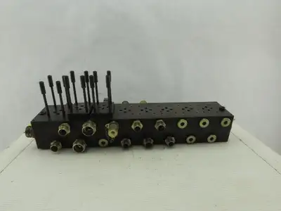 8 Station Hydraulic Valve Manifold O-Ring 32 Ports 1.25-16mm 4-1.75-20mm