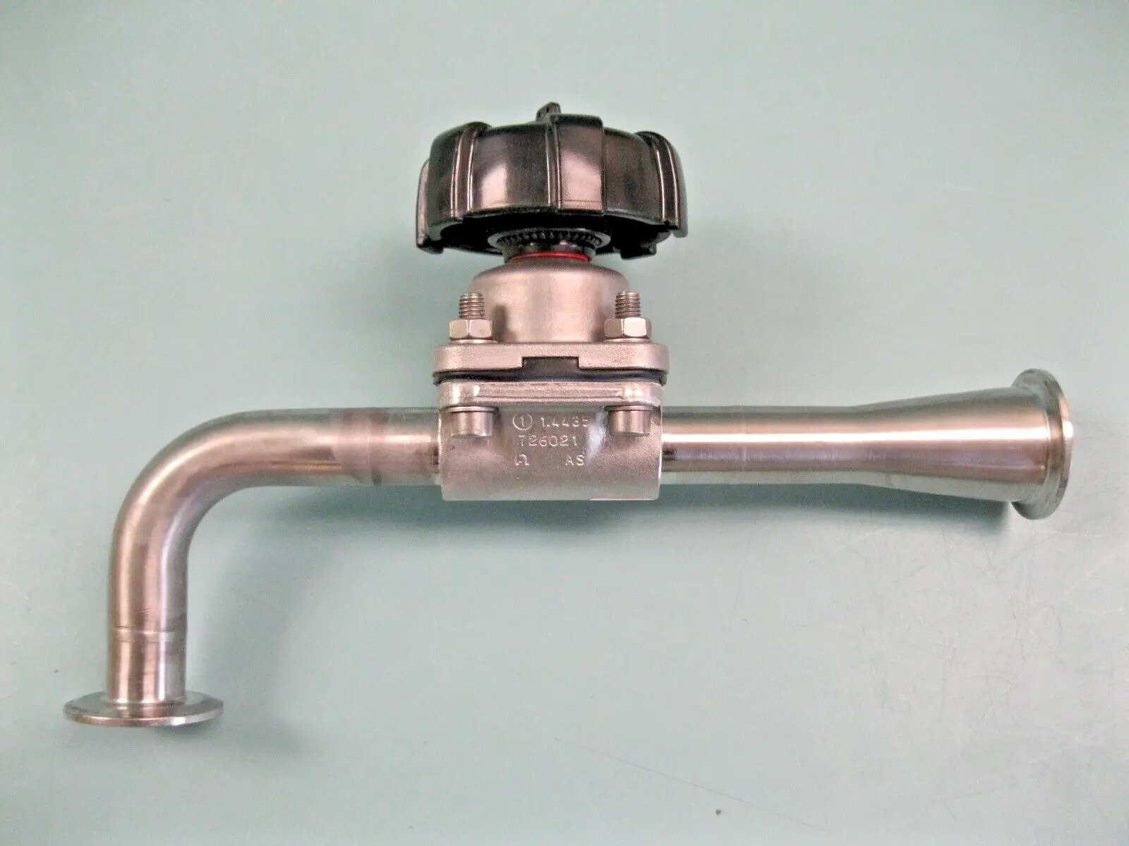 Gemu 1-1/2 x 1"  Tri-Clamp Sanitary Stainless Manual Diaphragm Valve Assembly F4