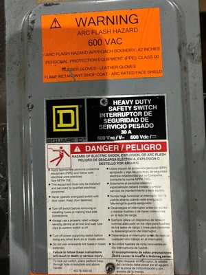 SQUARE D H361 30AMP FUSIBLE DISCONNECT
