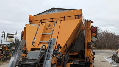 USED 2005 INTERNATIONAL WORKSTAR 7400