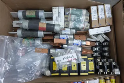 Used _UNKNOWN_ _UNKNOWN_ Fuses Ohio US | Aucto #1307550