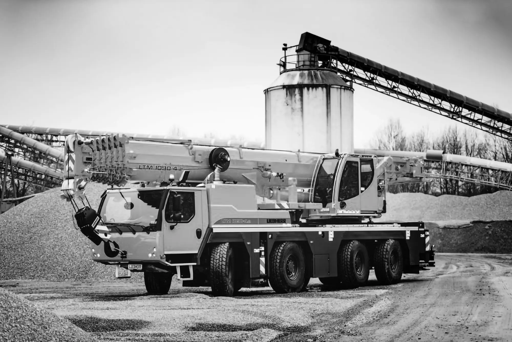 Used 2017 LIEBHERR LTM 1090-4.1 Rough Terrain Cranes Texas US | Uriquip #1421171