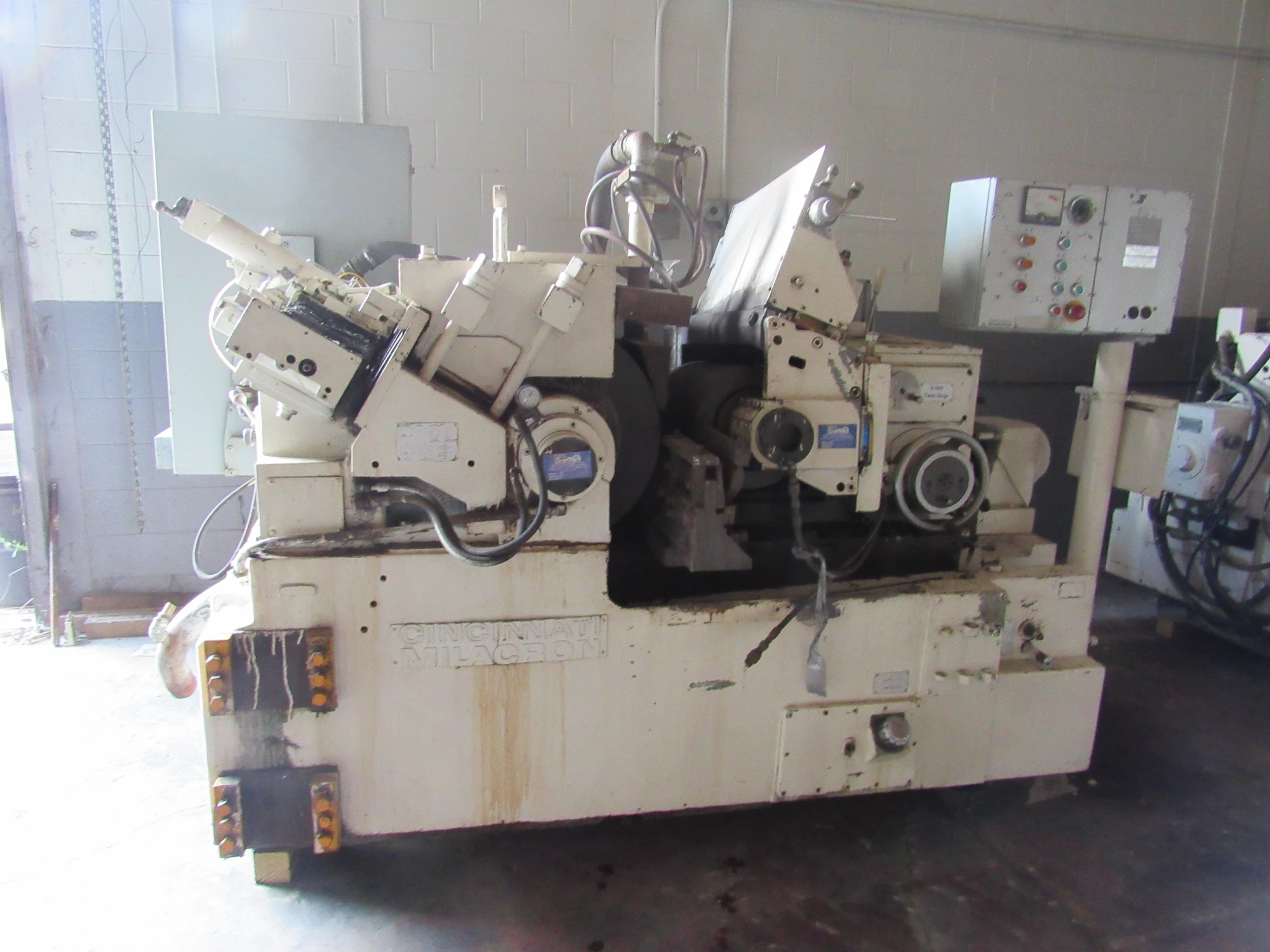 USED CINCINNATI 3-500