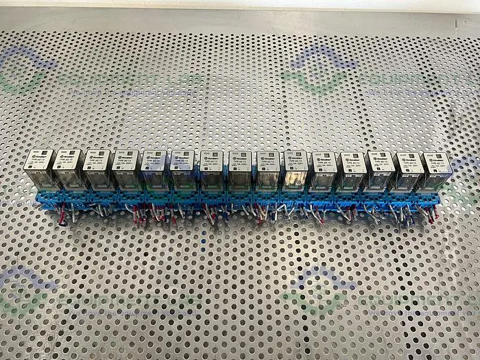 Used LOT OF 15 - FINDER 60.13 RELAY 250V, 10A W/ FINDER 90.112 SOCKET Electronics & Components | Equipment Lab #486227