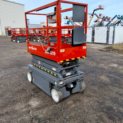 USED 2014 Skyjack SJ3219