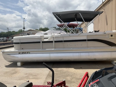 USED 2005 PREMIER 225 LEGEND