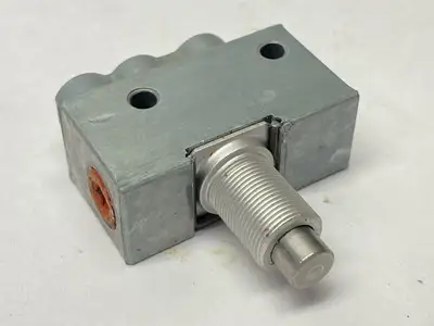 214-2-C-G | ARO  Pneumatic Valve 4LB49 - Used