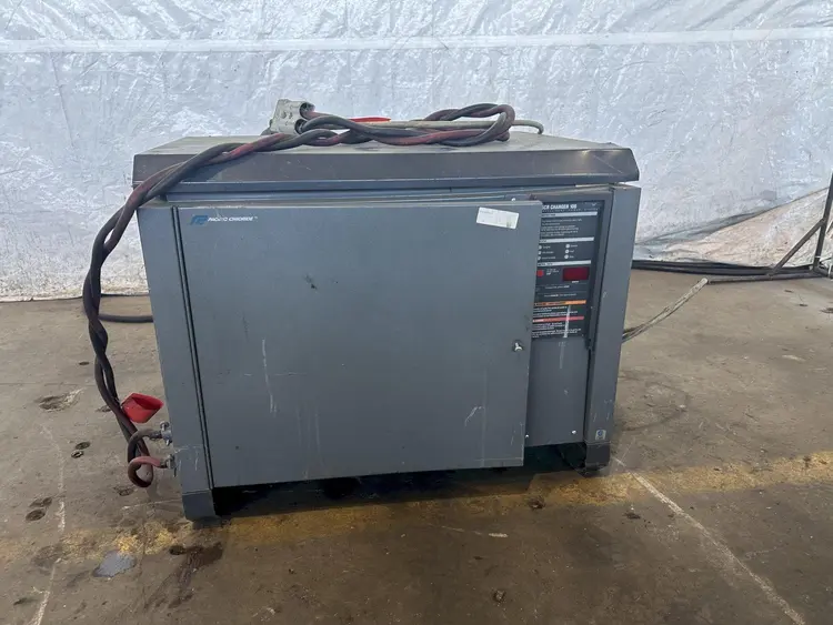 Used GNB SCR 100 Rectifier - Battery Chargers Ohio US | G-2000, Inc. #1264807