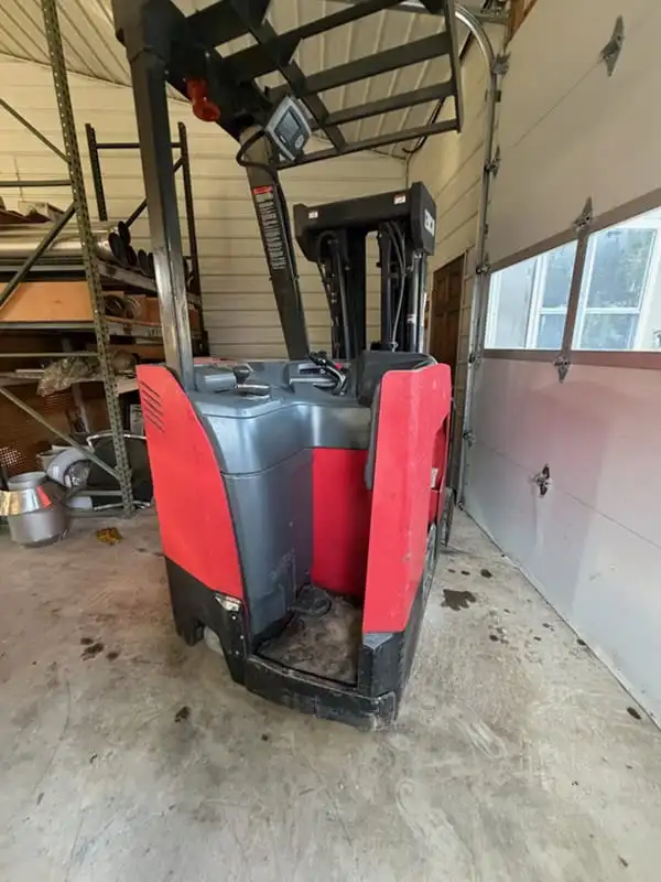 Used RAYMOND 4250-C35QM 3-Wheel Stand up Electric Counterbalance Forklifts Kentucky US | Trustworthy Equipment #1403630