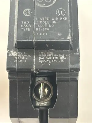 Used GE THQL115 Circuit Breakers Ohio US | Surplus Asset Holdings #1553608