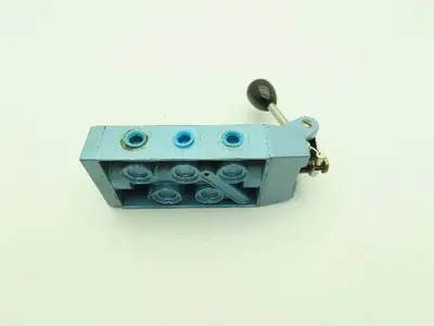 Skinner S3L0ACX2 Manual Directional Control Valve 5-Way 2 Pos 150PSI 1/4" NPT
