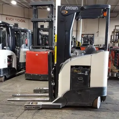 USED 2019 CROWN RR5725-45