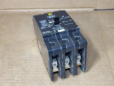 NEW SQUARE D EDB36030