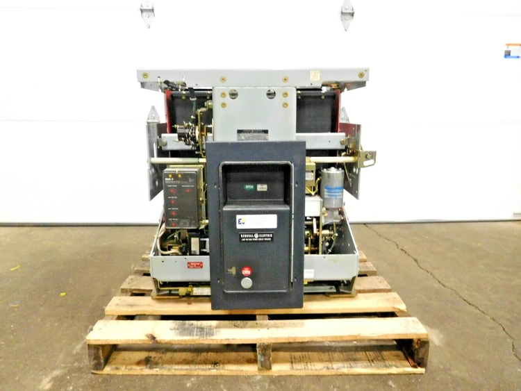 Used GE AKR-7F-100 Circuit Breakers Ohio US | Equipment Recovery Corp. #1329731