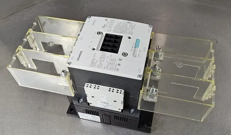Used Siemens Siemens 3RH1921-2DA11 / 3RT164-2...6. Circuit Breakers South Carolina US | Palmetto Automation #1158868