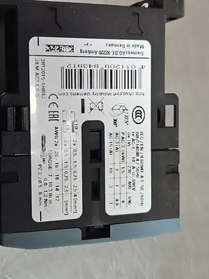 USED SIEMENS 3RT2015-1HB42