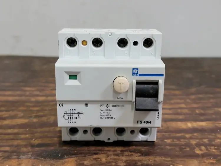 Used SIEI FS 40/4 Switchgears British Columbia CA | Lenmark #242198
