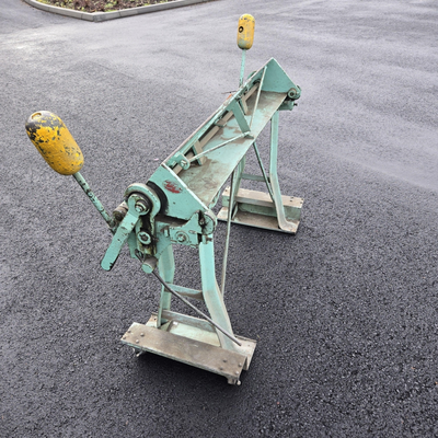 U14682C Used Chicago 4 ft 16 gauge straight brake