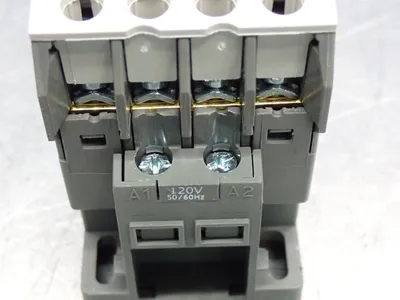 New | in-Stock CARLO GAVAZZI CC18/4 A120 PLC Contactors | HGR 24 #754225