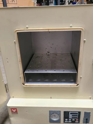Yamato ADP31 Convection Convention Vacuum Drying Oven Lab Bench 1 Phase