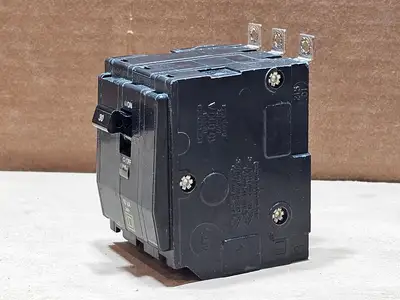 USED SQUARE D QOB330