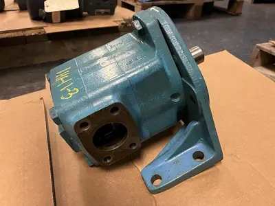 Used VICKERS 35V30A-1C20-282 Pumps | Surplus Asset Holdings #1206304
