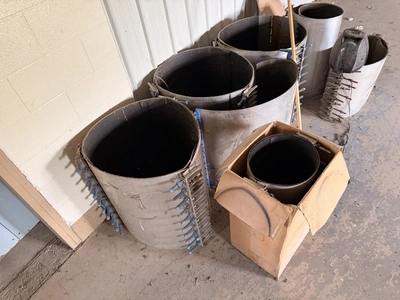 Used LOT INCLUDES GIANT CLAMPS AND MORE. _UNKNOWN_ Clamps Michigan US | Miedema Asset Management Group #1304309