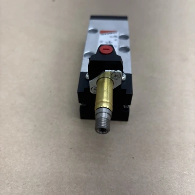 NEW Camozzi 951-000-p15-23