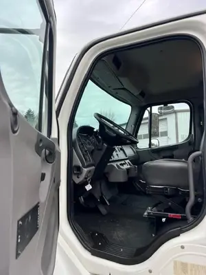 Used 2015 FREIGHTLINER M2106 Tractors & Trailers Washington US | Puget Sound Truck Sales #1540981
